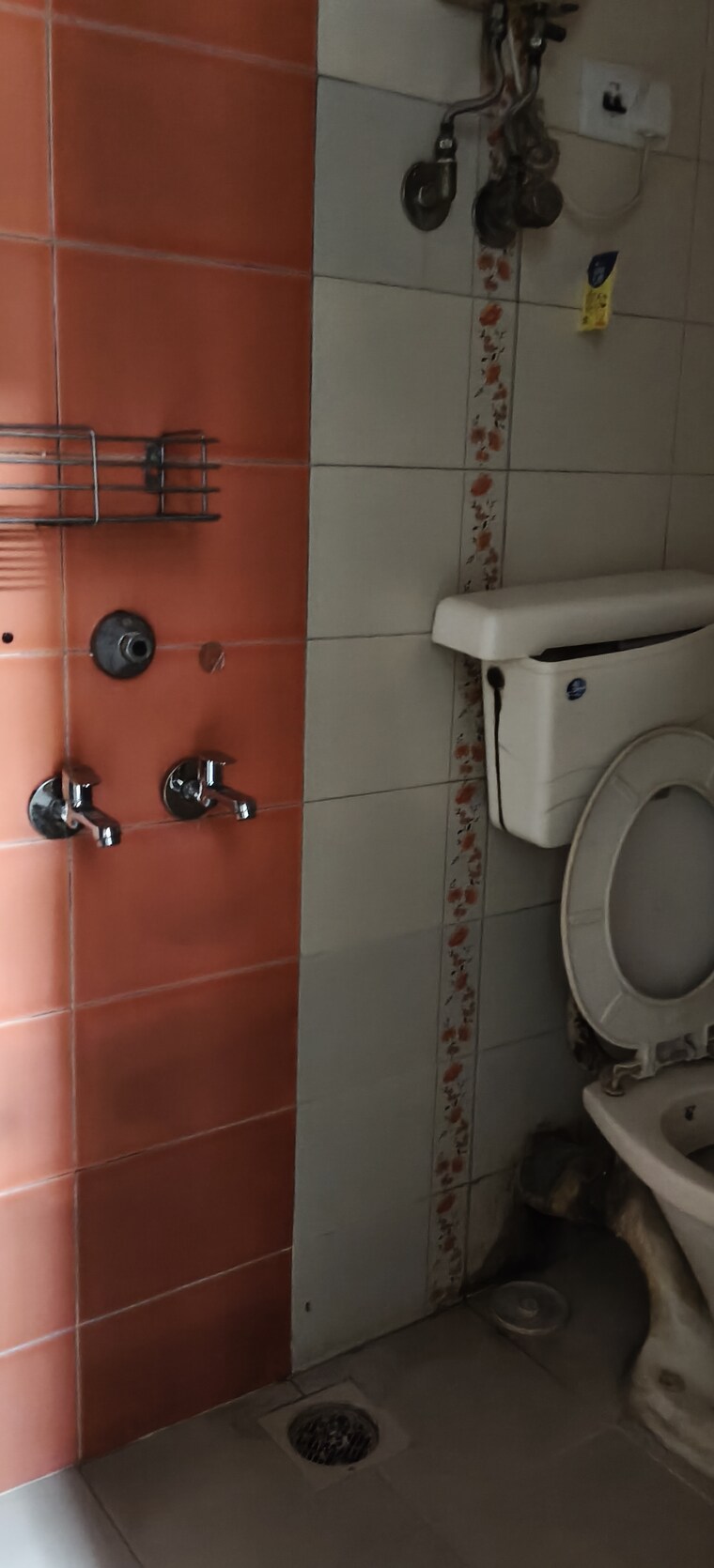 Bathroom, nav-joytiling-chs 1 Bedroom 416 Sq.Ft. Apartment In Goregaon East Mumbai 10401626