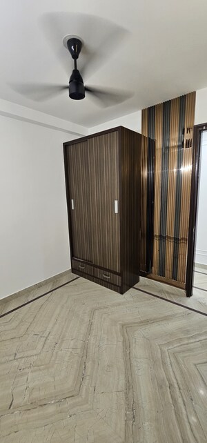 Room in 3 BHK Builder Floor at Malviya Nagar – for Rent