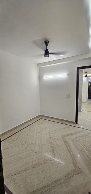 Room in 3 BHK Builder Floor at Malviya Nagar – for Rent