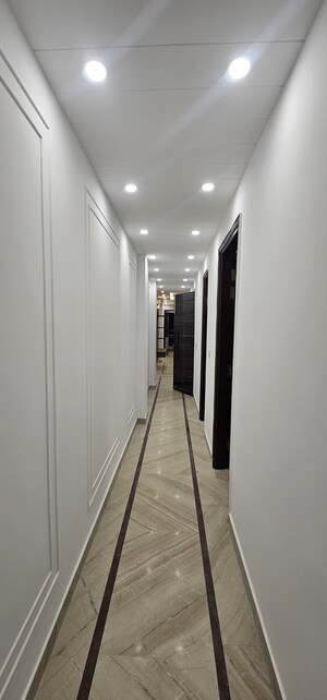 Building Lobby in 3 BHK Builder Floor at Malviya Nagar – for Rent