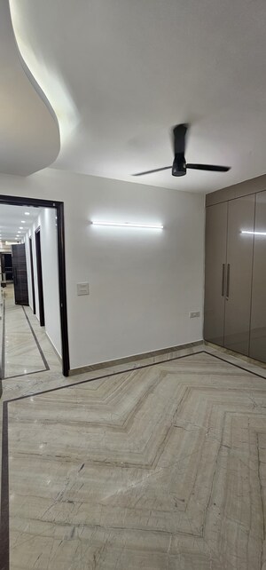 Room in 3 BHK Builder Floor at Malviya Nagar – for Rent