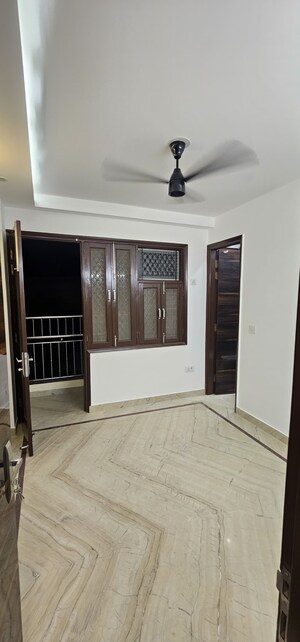 Room in 3 BHK Builder Floor at Malviya Nagar – for Rent
