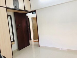 Room in 1 BHK Apartment at Versova – for Rent