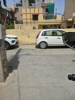 Plot For Sale in Dayanand Colony
