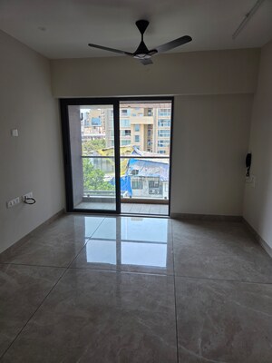 Room in 2 BHK Apartment at  Rushi The Kollage Andheri, Andheri East – for Rent
