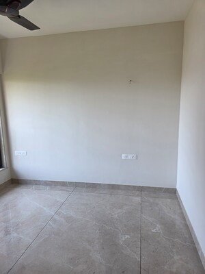 Room in 2 BHK Apartment at  Rushi The Kollage Andheri, Andheri East – for Rent