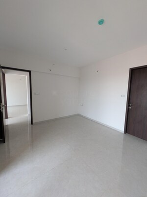Room in 3 BHK Apartment at PK Hillcrest, Pimple Saudagar – for Rent