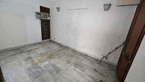 Room in 4 BHK Builder Floor at Sector 82 – for Rent