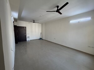 Room in 2 BHK Apartment at Jaypee Green Wish town Klassic, Sector 134 – for Rent