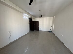 Room in 2 BHK Apartment at Jaypee Green Wish town Klassic, Sector 134 – for Rent