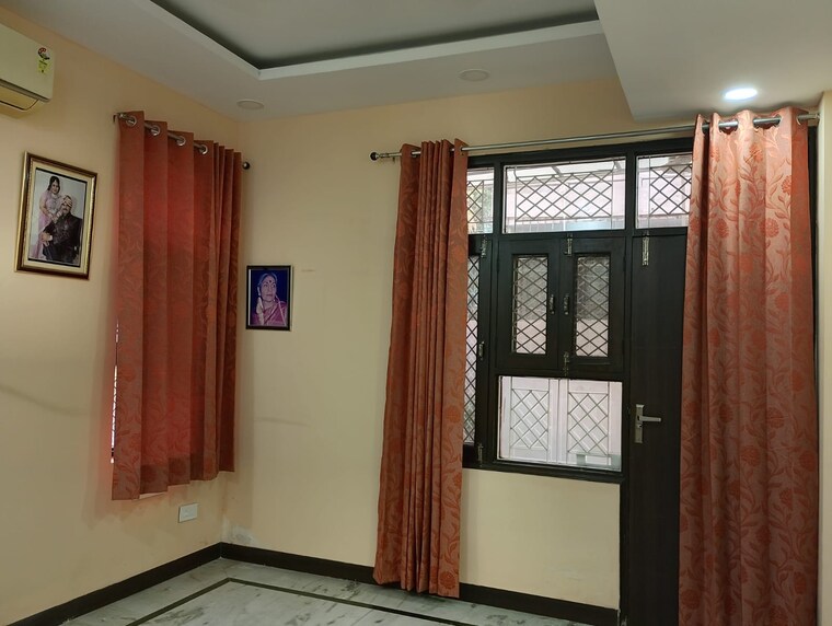 Room, sector 23 2 Bedroom 1350 Sq.Ft. Builder Floor In Sector 23 Gurgaon 10401776