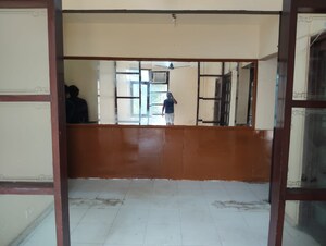 Room in 4 BHK Apartment at Gaur Atulyam, Omicron I Greater Noida – for Rent