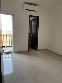 2.5 BHK + Study Room Apartment For Rent in Smart World Orchard