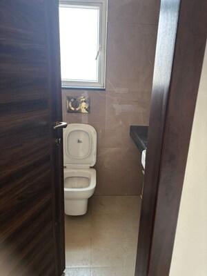 Bathroom in 2.5 BHK Apartment at Smart World Orchard, Sector 61 – for Rent