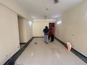 Room in 3 BHK Apartment at Jaypee Green Wish town Klassic, Sector 134 – for Rent