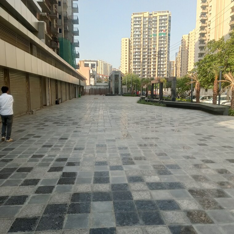 Cover Image, shri-radha-aqua-garden 3 Bedroom 1500 Sq.Ft. Apartment In Sector 16b Greater Noida Greater Noida 10401738