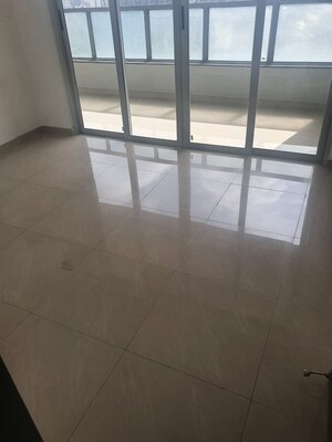 Room in 2 BHK Apartment at Amanora Adreno Towers, Hadapsar – for Sale
