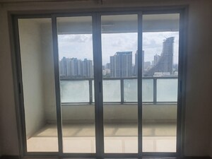 Room in 2 BHK Apartment at Amanora Adreno Towers, Hadapsar – for Sale
