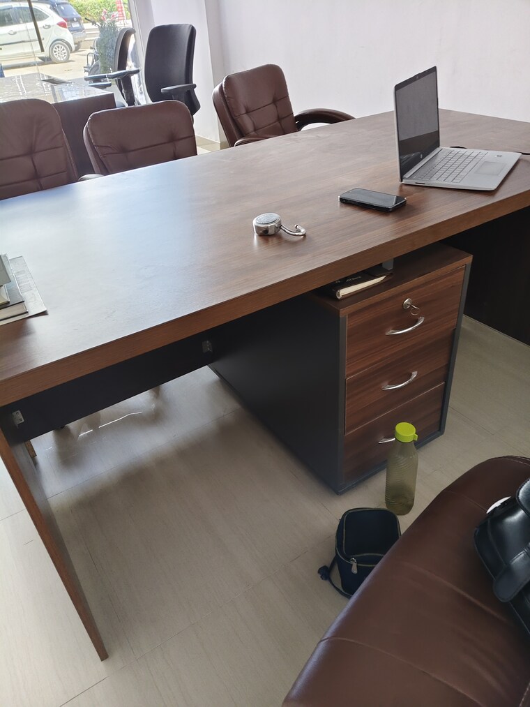 Team Area, gls-avenue-city Commercial Office Space 330 Sq.Ft. In Sector 92 Gurgaon 10401799