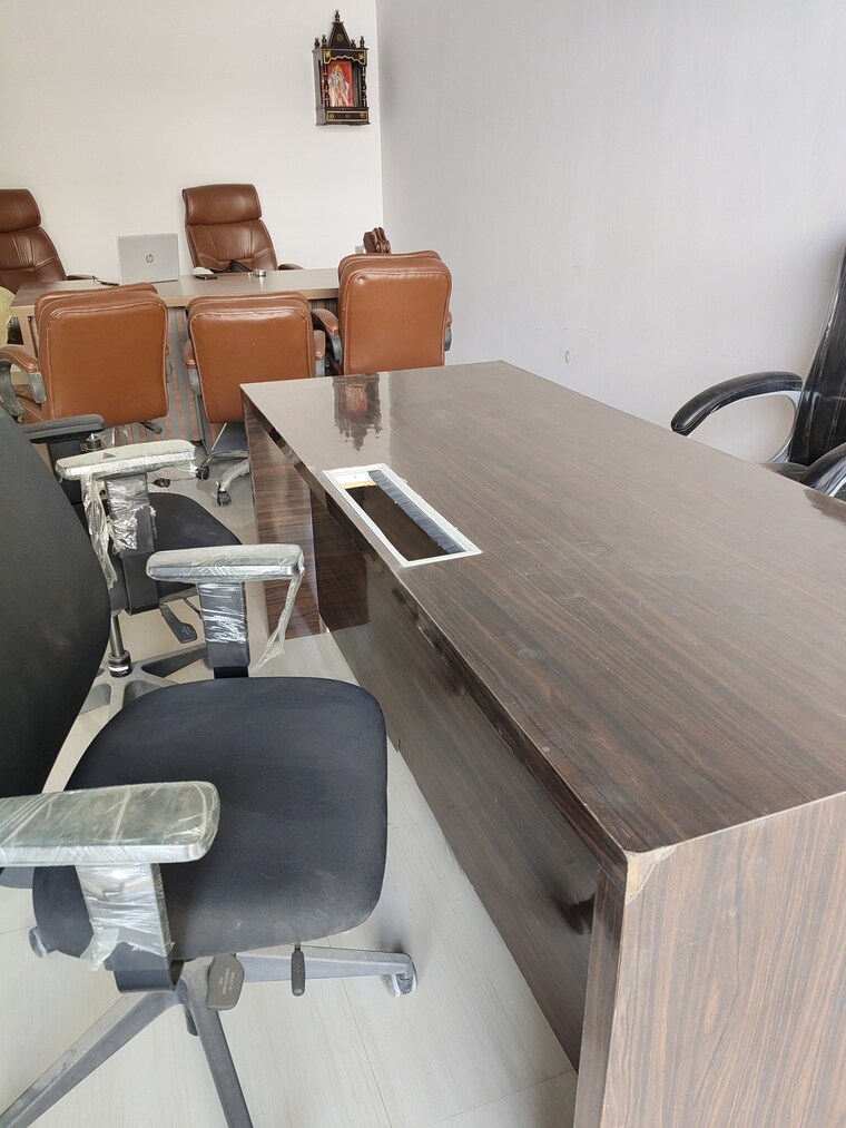 Team Area, gls-avenue-city Commercial Office Space 330 Sq.Ft. In Sector 92 Gurgaon 10401799