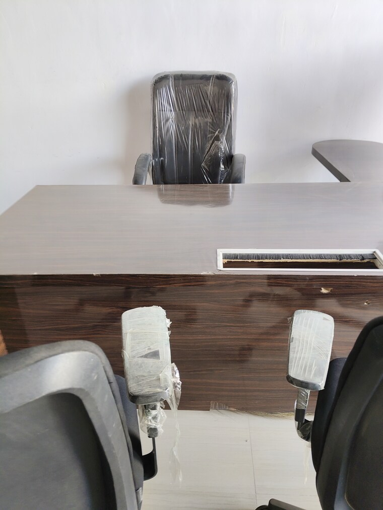 Team Area, gls-avenue-city Commercial Office Space 330 Sq.Ft. In Sector 92 Gurgaon 10401799