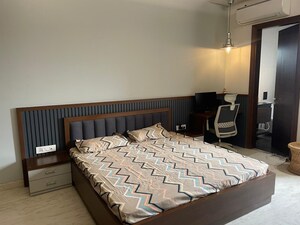 Bedroom in 3 BHK Apartment at Dlf Phase V – for Rent