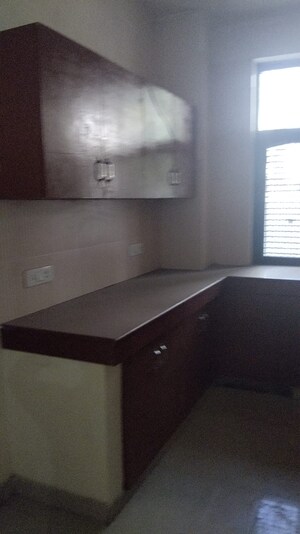 Kitchen in 3 BHK Builder Floor at Ansal Plaza Gurgaon, Palam Vihar – for Rent