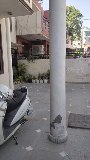 Balcony in 3 BHK Builder Floor at Ansal Plaza Gurgaon, Palam Vihar – for Rent