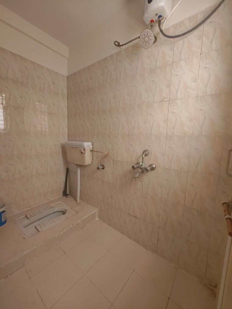 Bathroom, samarth-flats 3 Bedroom 700 Sq.Ft. Apartment In Bavdhan Pune 10403067