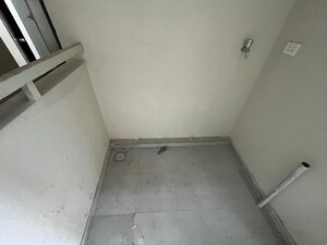 Room in 1 BHK Apartment at Mantra Insignia, Mundhwa – for Rent
