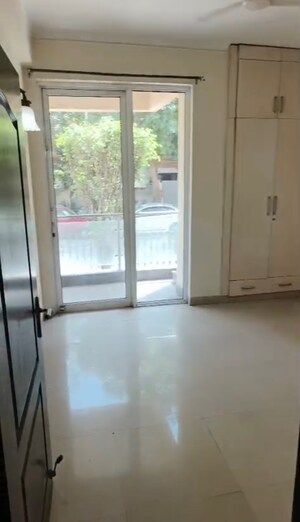 Room in 3 BHK Apartment at Ansal API Esencia, Sector 67 – for Rent