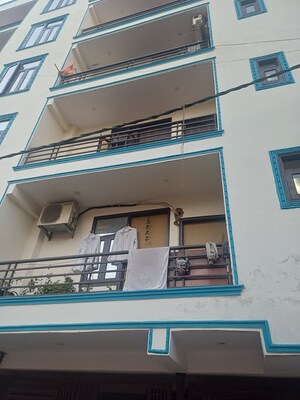 Furnished Amenities in 4 BHK Independent House at Molarband Extension – for Sale