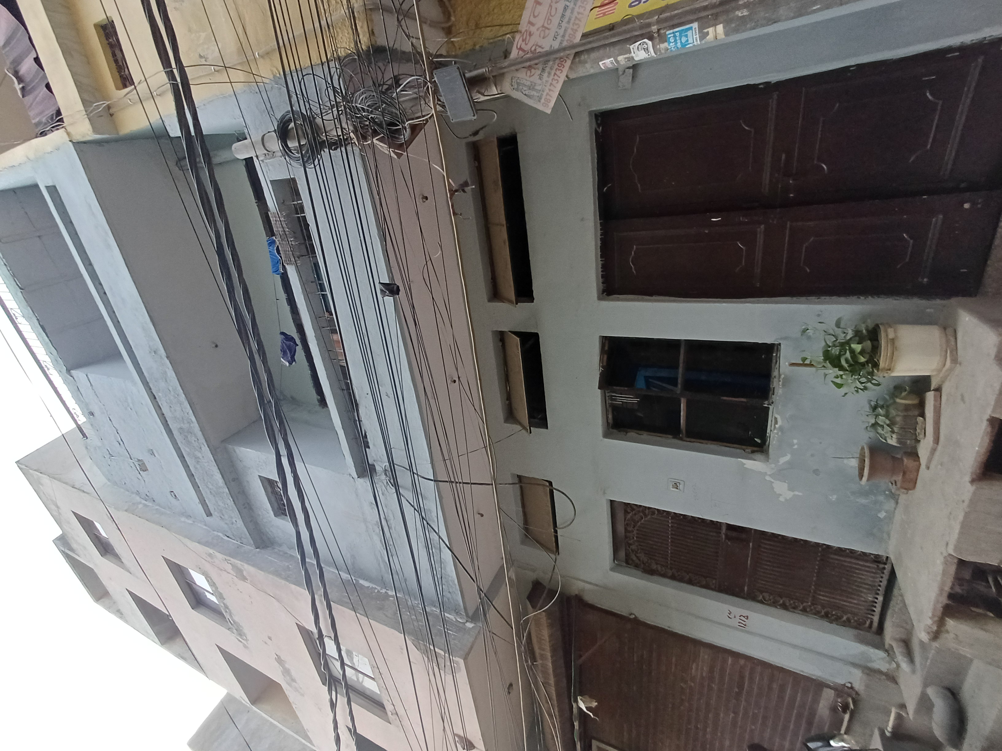 4 BHK + Servant Room Independent House For Sale in Molarband Extension