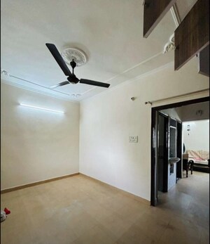 Room in 2 BHK Builder Floor at Sector 45 – for Rent