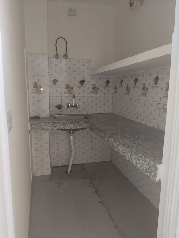 Bathroom, neb sarai 1 Bedroom 450 Sq.Ft. Builder Floor In Neb Sarai Delhi 10404588