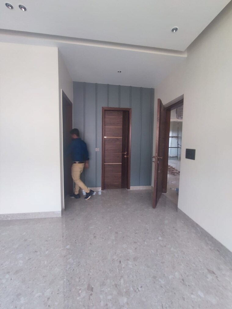 Room, unitech-the-villas 5 Bedroom 8000 Sq.Ft. Villa In Sector 33 Gurgaon 10404591