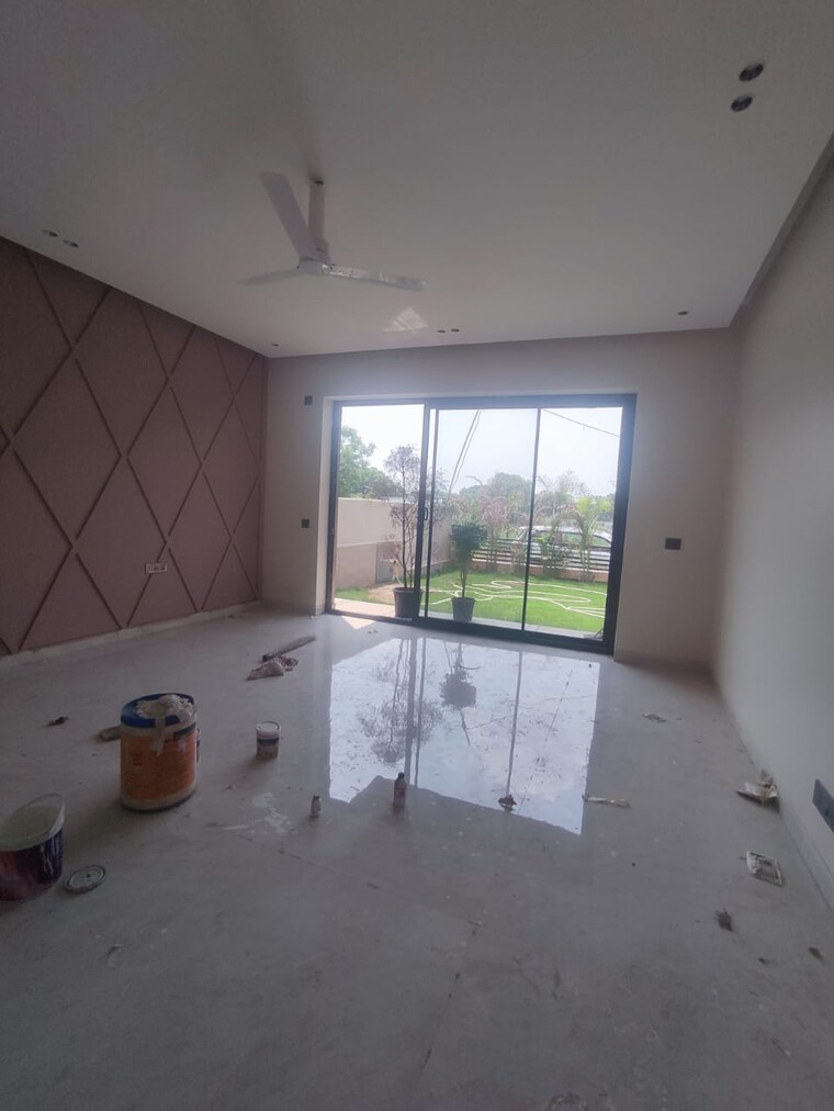 Room, unitech-the-villas 5 Bedroom 8000 Sq.Ft. Villa In Sector 33 Gurgaon 10404591