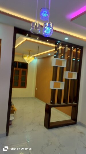 Room in 3 BHK Villa at Gomti Nagar – for Sale
