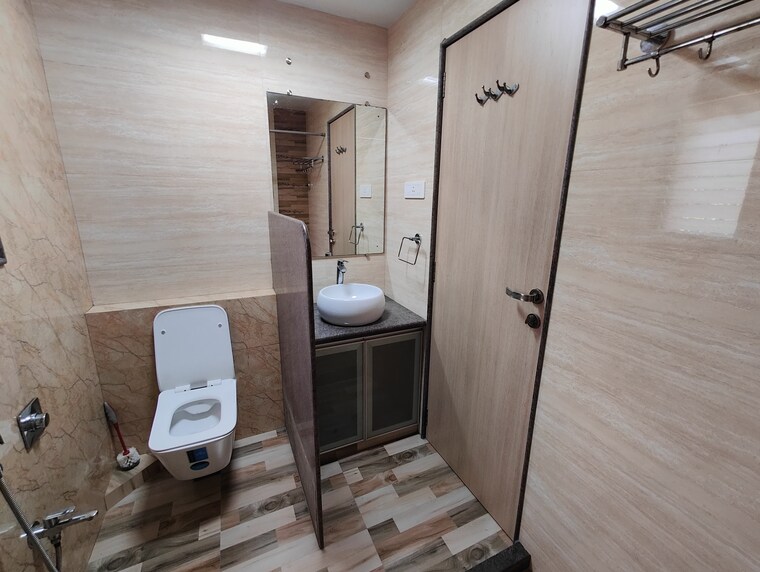 Bathroom, sai-residency-andheri-west 4 Bedroom 2000 Sq.Ft. Apartment In Andheri West Mumbai 10404568