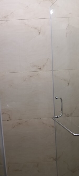 Room in 2.5 BHK Apartment at The Center Court Prime, Sector 88a – for Rent
