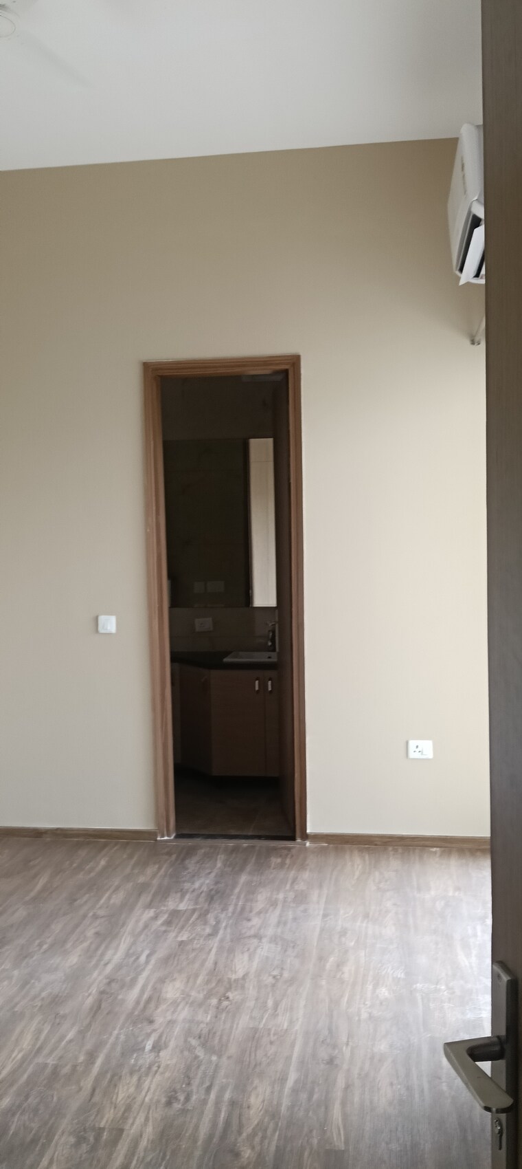 Room, the-center-court-prime 2.5 Bedroom 1565 Sq.Ft. Apartment In Sector 88a Gurgaon 10404608