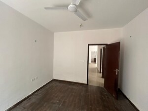 Room in 2 BHK Apartment at Nirala Estate, Tech Zone 4 Greater Noida – for Rent