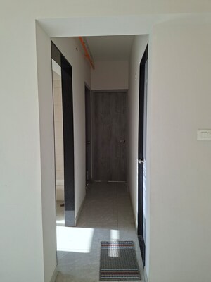 Furnished Amenities in 2 BHK Apartment at Tardeo – for Rent
