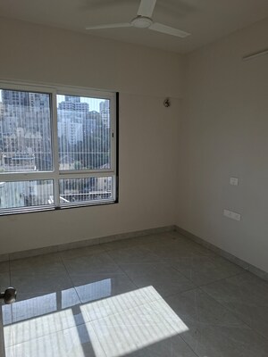Furnished Amenities in 2 BHK Apartment at Tardeo – for Rent