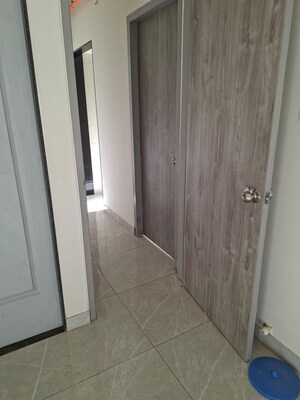 Furnished Amenities in 2 BHK Apartment at Tardeo – for Rent