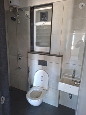 Bathroom in 2 BHK Apartment at Tardeo – for Rent