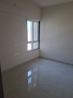 Furnished Amenities in 2 BHK Apartment at Tardeo – for Rent