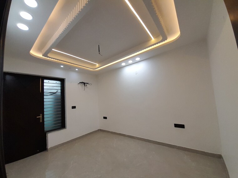 Room, bptp-district 3 Bedroom 250 Sq.Ft. Builder Floor In Sector 81 Faridabad 10404624