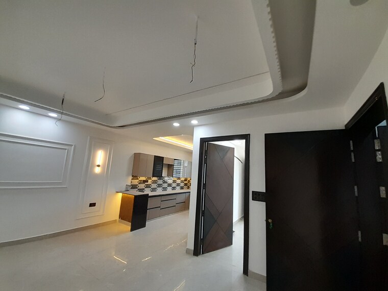Room, bptp-district 3 Bedroom 250 Sq.Ft. Builder Floor In Sector 81 Faridabad 10404624
