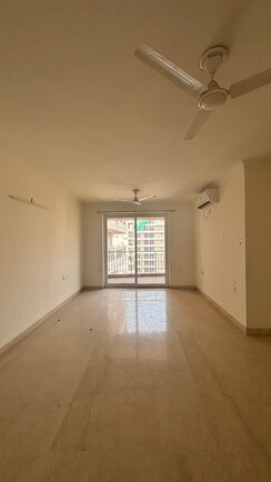 3.5 BHK + Servant Room Apartment For Rent in Pareena Express Heights